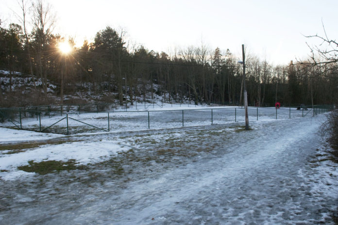 Hundrastgård i Bredäng ordentligt utbyggd Hundrastgård