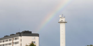 bredängstornet med regnbåge