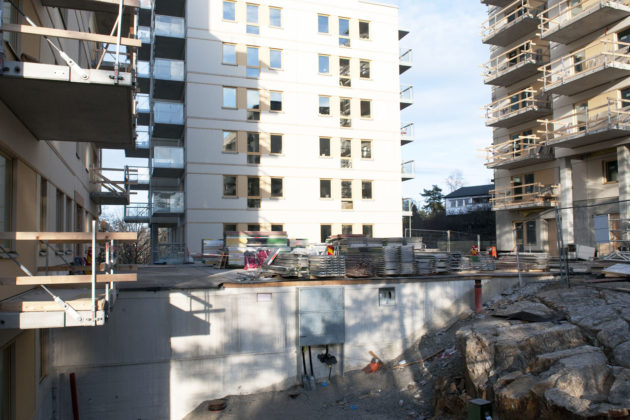 Garage i tv&aring; plan